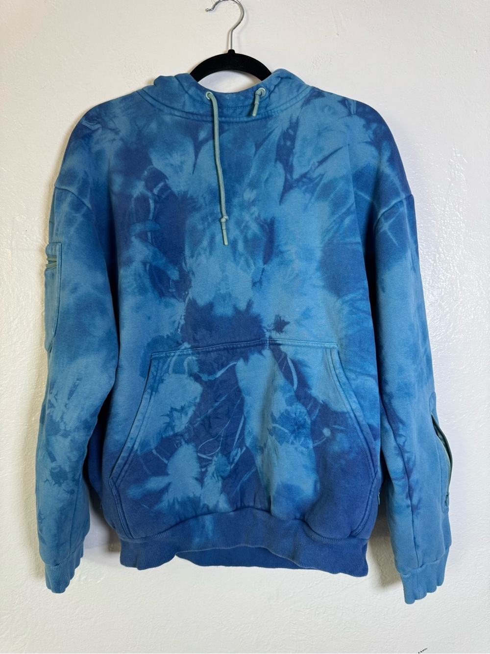 Comfrt Tie Dye Airplane Mode Travel Hoodie